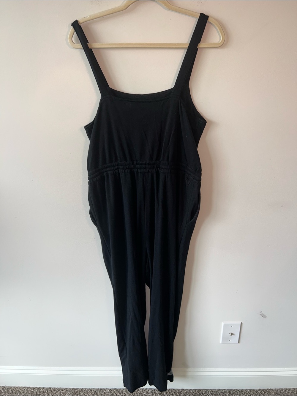 Club Monaco | Women’s Black Cinched Waist Jumper Jumpsuit - Picture 4 of 9